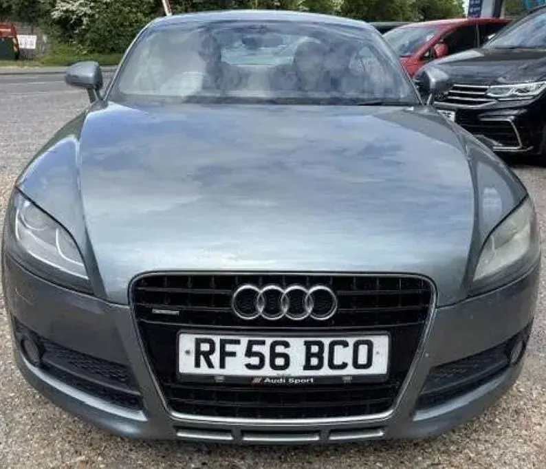 Usado Audi TT Performance 250 CV (183 kW) 2006 Gris Coupe