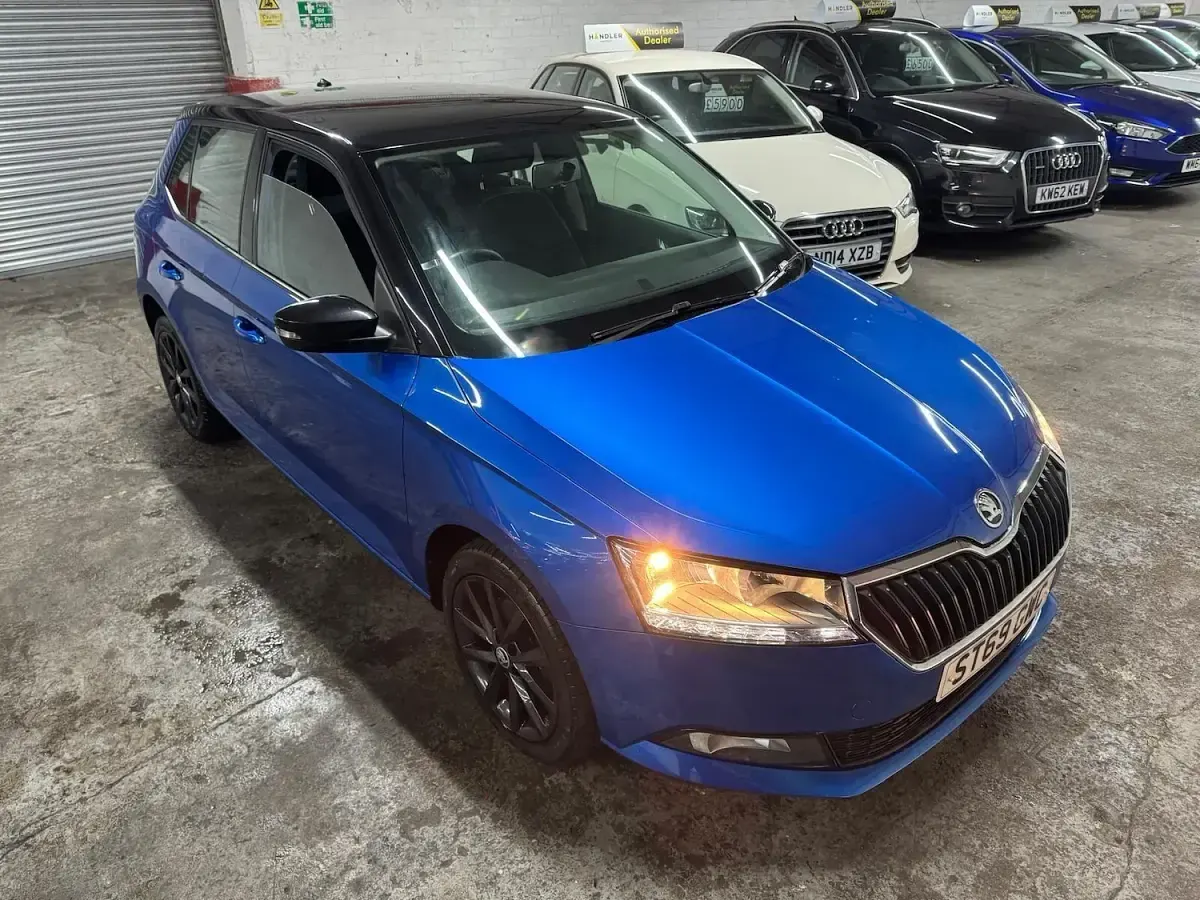 Used Skoda Fabia Colour Edition 95 HP (69 kW) 2019 Blue Hatchback