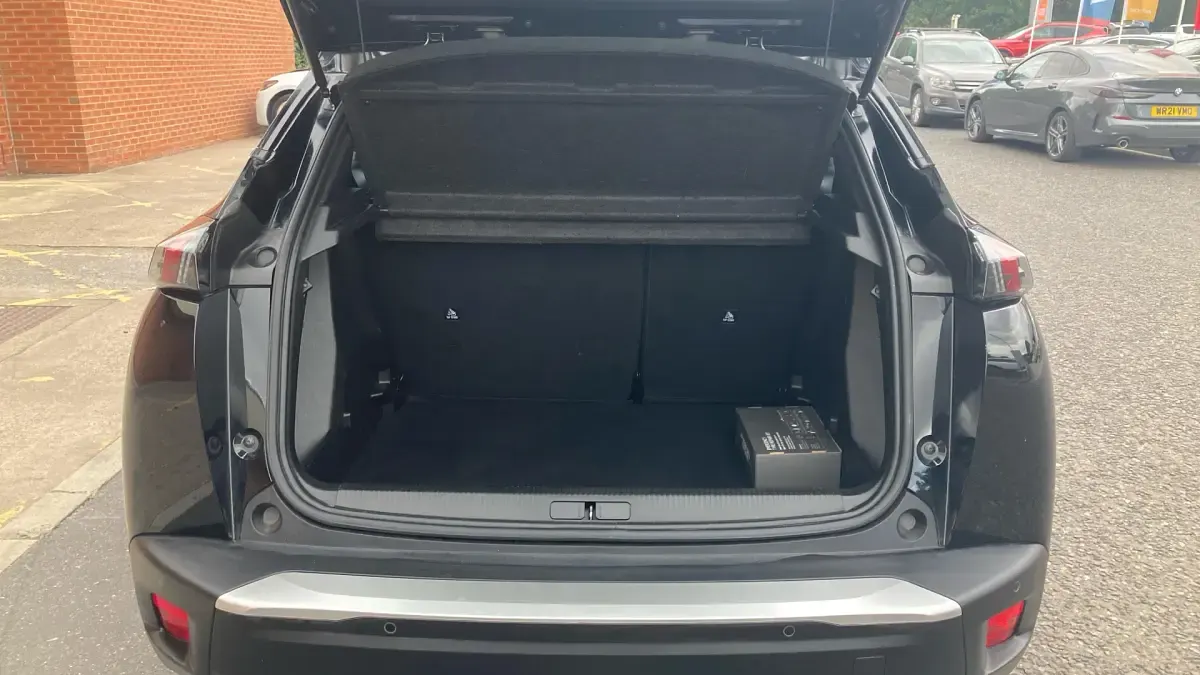 Used Peugeot 2008 Active+ 101 HP (74 kW) 2023 Black SUV