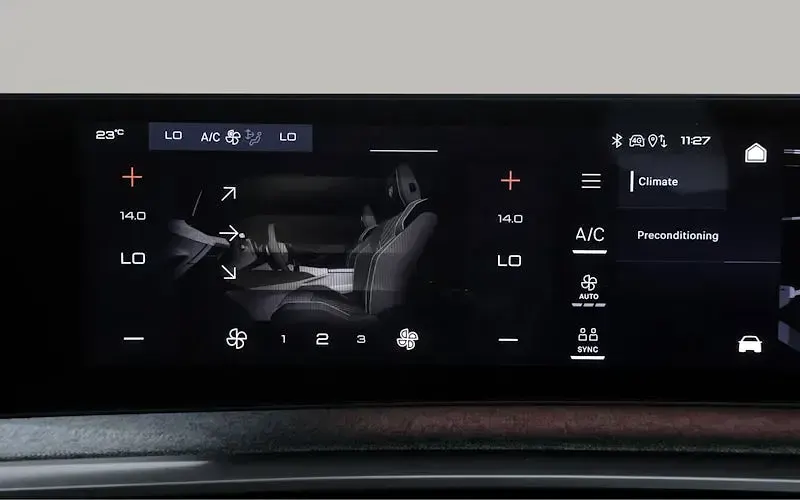 Used Peugeot e-3008 Allure 156 kW (213 HP) 2025 Black SUV