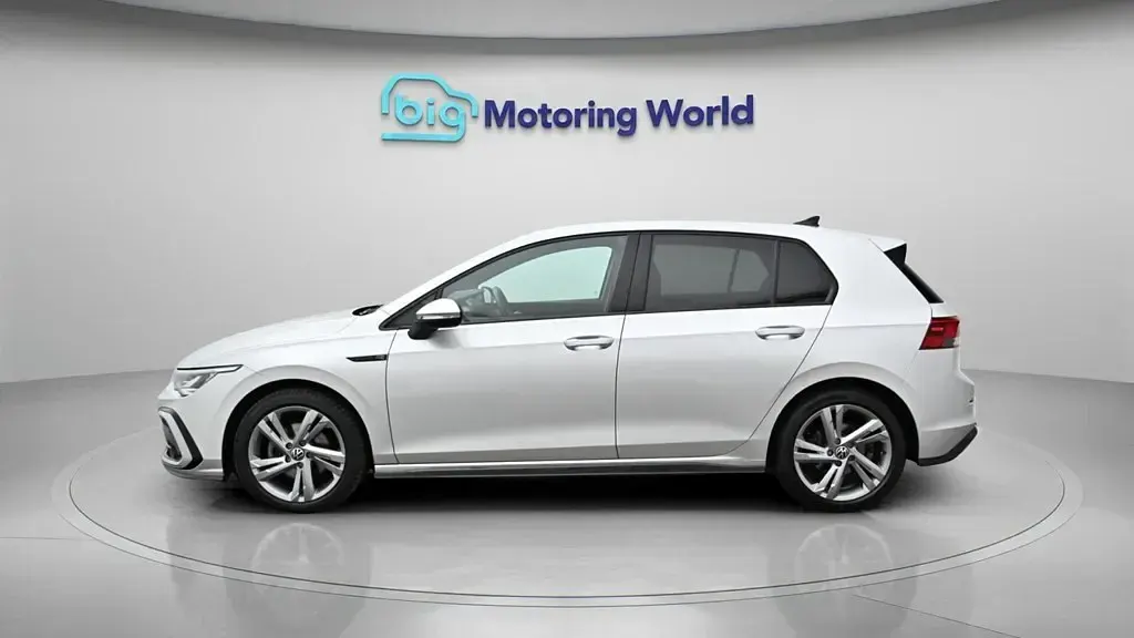 Used VW Golf VIII R-line 150 HP (110 kW) 2024 Silver Hatchback