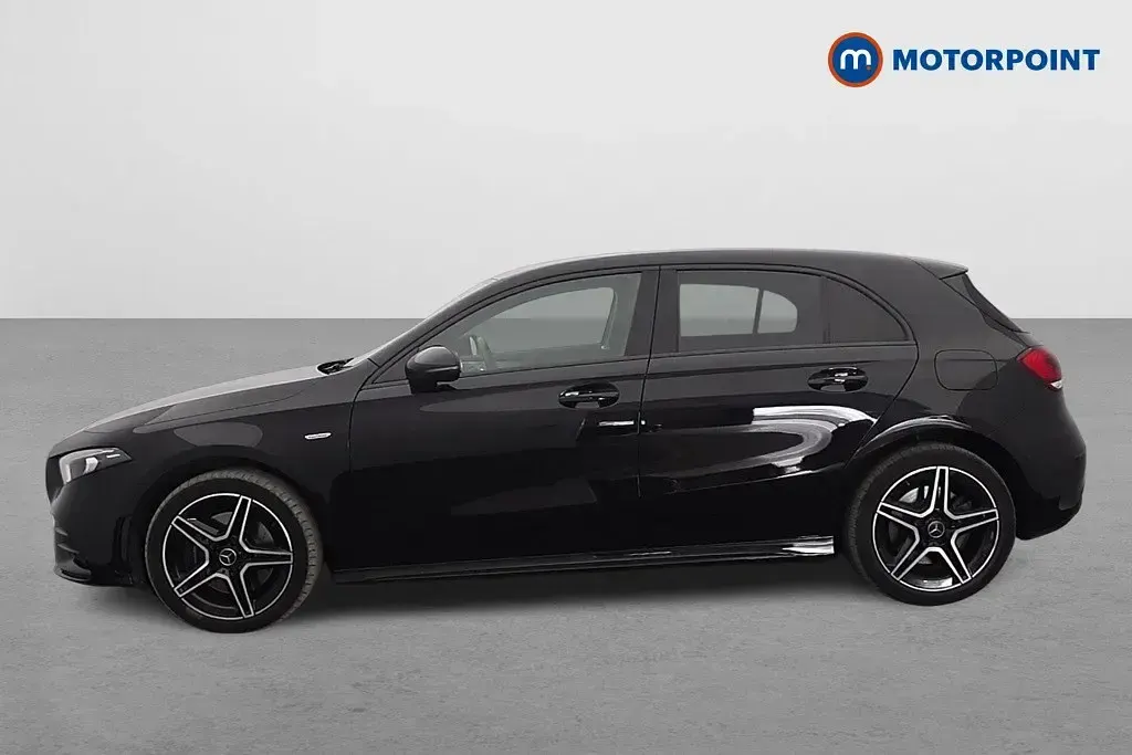 Usado Mercedes A250 AMG line 218 HP (160 kW) 2021 Preto Citadino