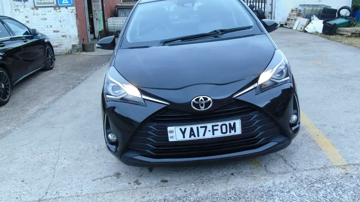 Used Toyota Yaris 111 HP (81 kW) 2017 Black Hatchback