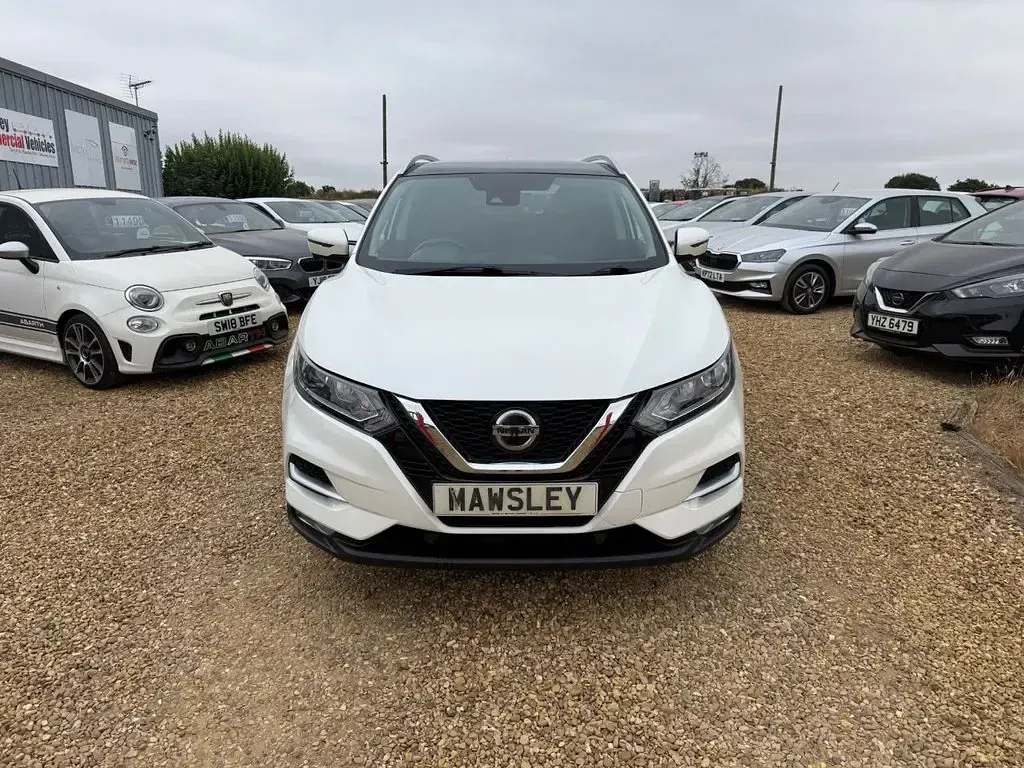 Used Nissan Qashqai N-Connecta 140 HP (102 kW) 2021 White SUV