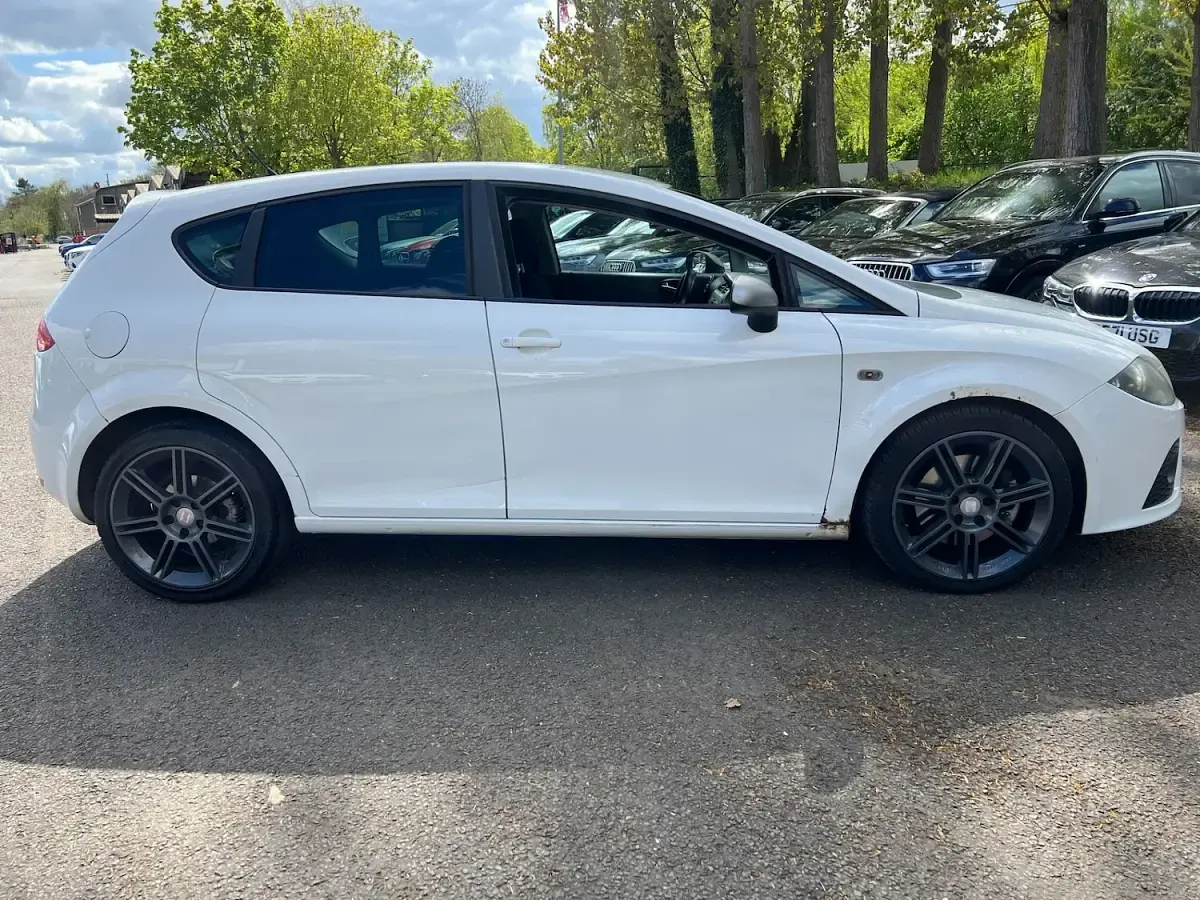 Used Seat Leon FR 2008 White Hatchback