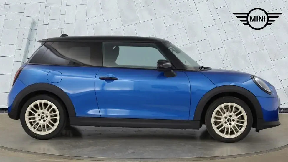 Used Mini Cooper Hatch 154 HP (113 kW) 2024 Blue Hatchback