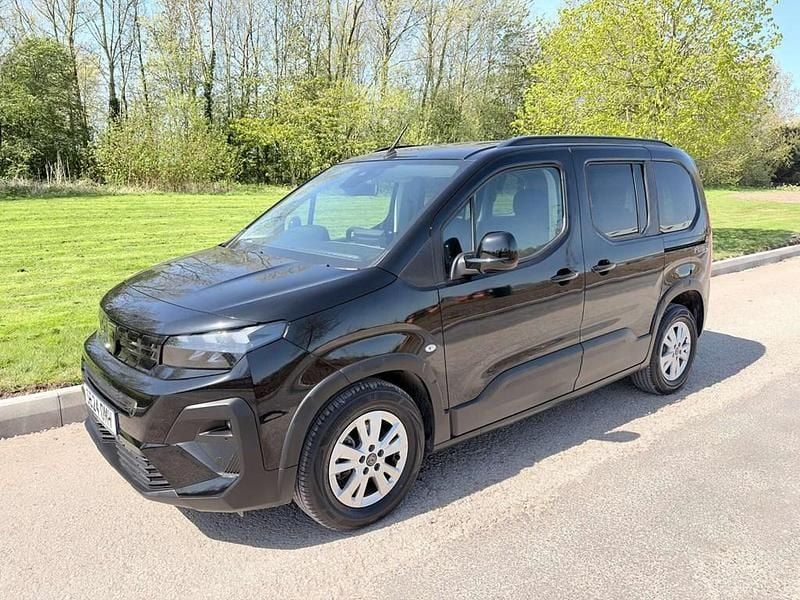 Second-hand Peugeot Rifter Allure 2024 Negru Monovolum