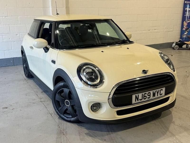White Used 2019 Mini ONE Classic Hatchback | £9,750 (Super price) - Image 1/4
