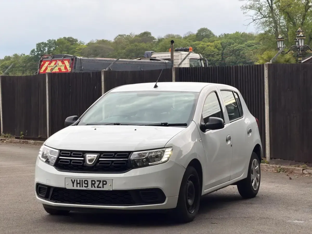 Begagnad Dacia Sandero Essentiel 2019 Vit Halvkombi