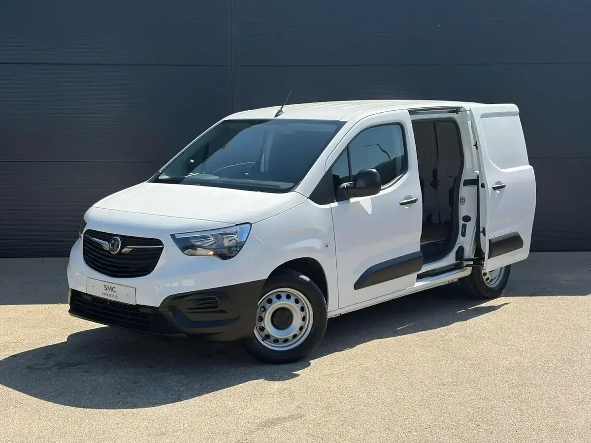 Used Vauxhall Combo 100 kW (136 HP) 2022 White MPV