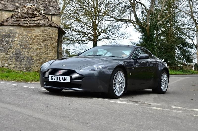 Used Aston Martin Vantage 420 HP (308 kW) 2009 Silver Coupe