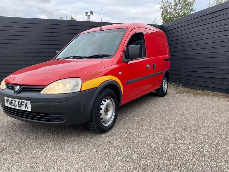 Red Used 2011 Vauxhall Combo MPV | £2,495 (Good price) - Image 1/4