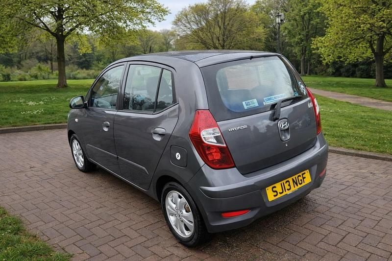 Used Hyundai i10 Active 85 HP (62 kW) 2013 Grey Hatchback