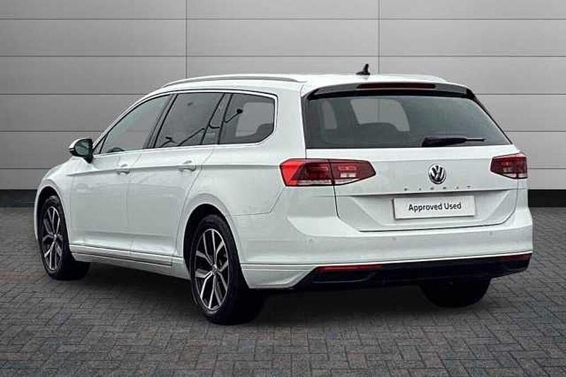 Used VW Passat SEL 150 HP (110 kW) 2020 White Estate