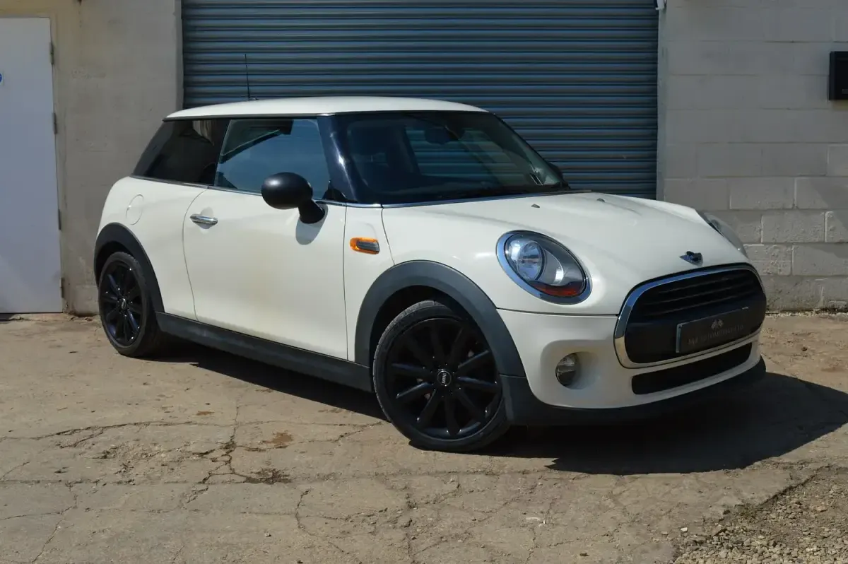 Used Mini One D Hatch 95 HP (69 kW) 2015 White Hatchback