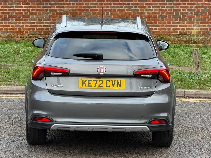 Used Fiat Tipo Cross 128 HP (94 kW) 2023 Grey Hatchback