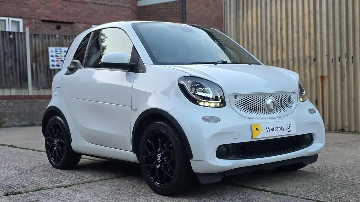 Used Smart ForTwo Coupé Premium 71 HP (52 kW) 2017 White Coupe