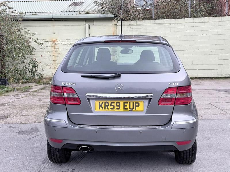 Used Mercedes B200 2009 Grey MPV