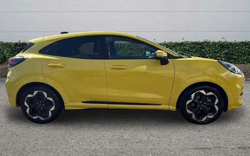 Used Ford Puma Gen-E Premium 122 kW (167 HP) 2025 Yellow SUV