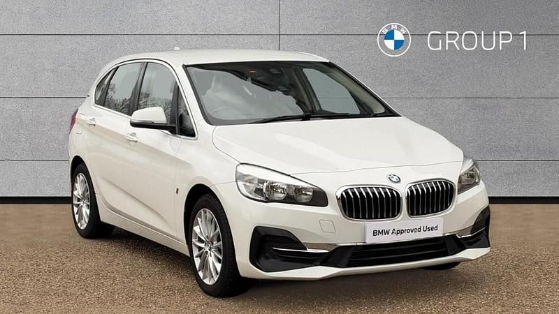 White Used 2018 BMW 225 Active Tourer iPerformance MPV | £12,995 (Fair price) - Image 1/4