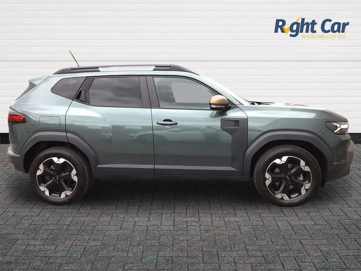 Used Dacia Duster Extreme 143 HP (105 kW) 2025 Green Hatchback