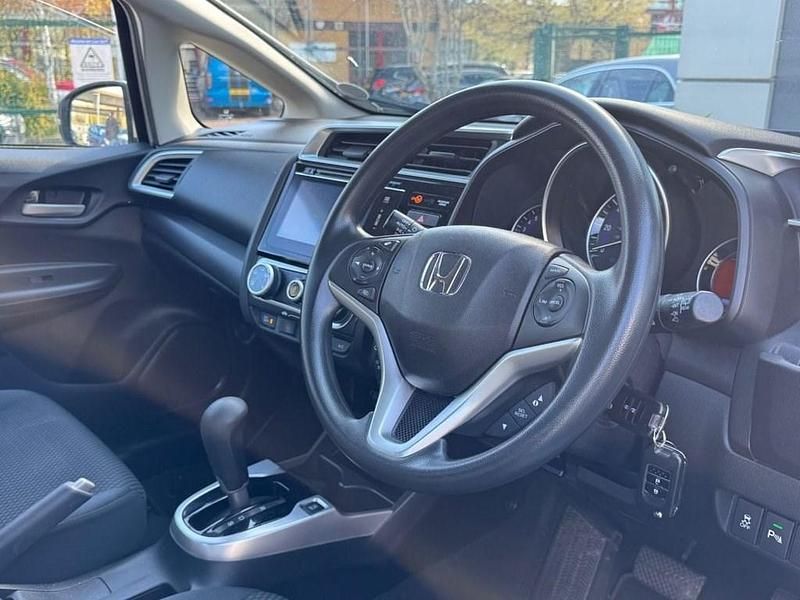 Used Honda Jazz SE 102 HP (75 kW) 2018 White Hatchback