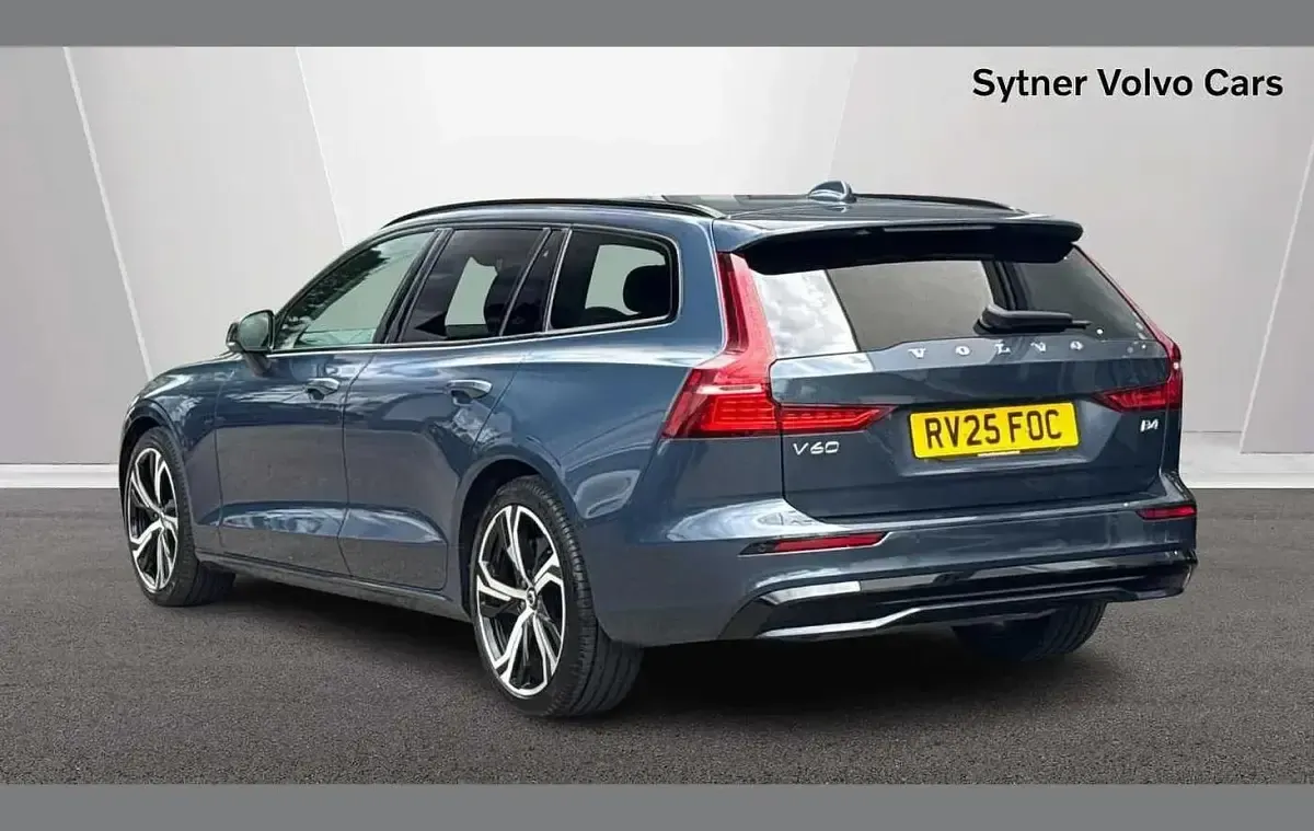 Used Volvo V60 Plus 194 HP (142 kW) 2025 Blue Estate