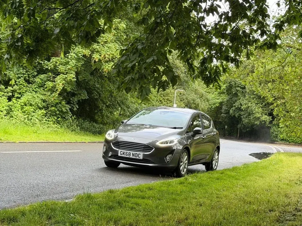 Used Ford Fiesta Titanium 100 HP (73 kW) 2018 Grey Hatchback