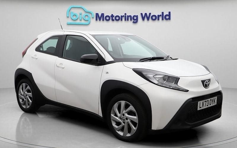 Used 2025 Toyota Aygo PURE Hatchback | £11,900 (Super price) - Image 1/4