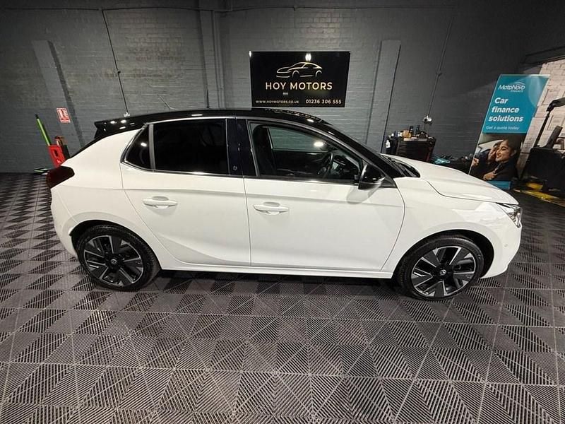 Used Vauxhall Corsa-e Elite 100 kW (136 HP) 2022 White Hatchback