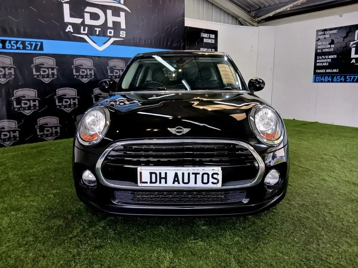 Usado Mini Cooper D Hatch 116 HP (85 kW) 2017 Preto Citadino