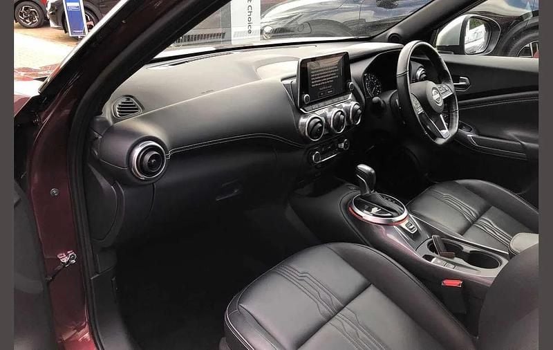 Used Nissan Juke Tekna 112 HP (82 kW) 2023 Red SUV