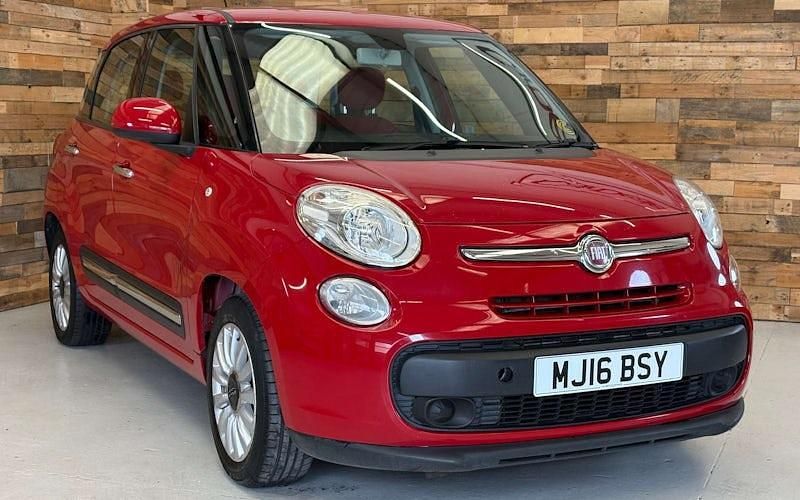 Used Fiat 500L Pop Star 95 HP (69 kW) 2016 Red MPV