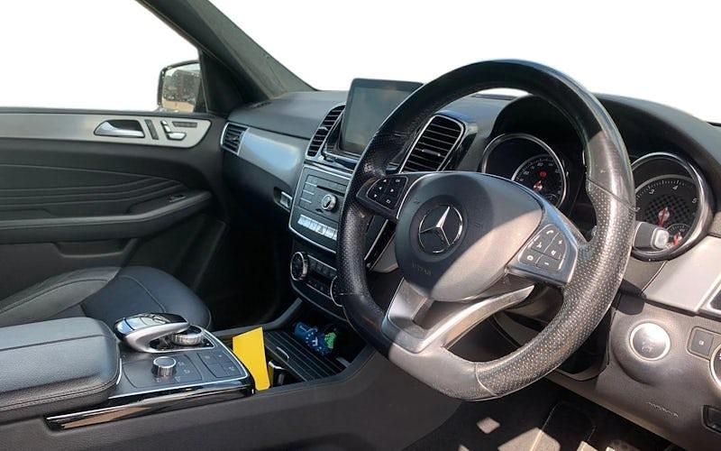 Usado Mercedes GLE250 Active 204 HP (150 kW) 2018 Preto Carrinha