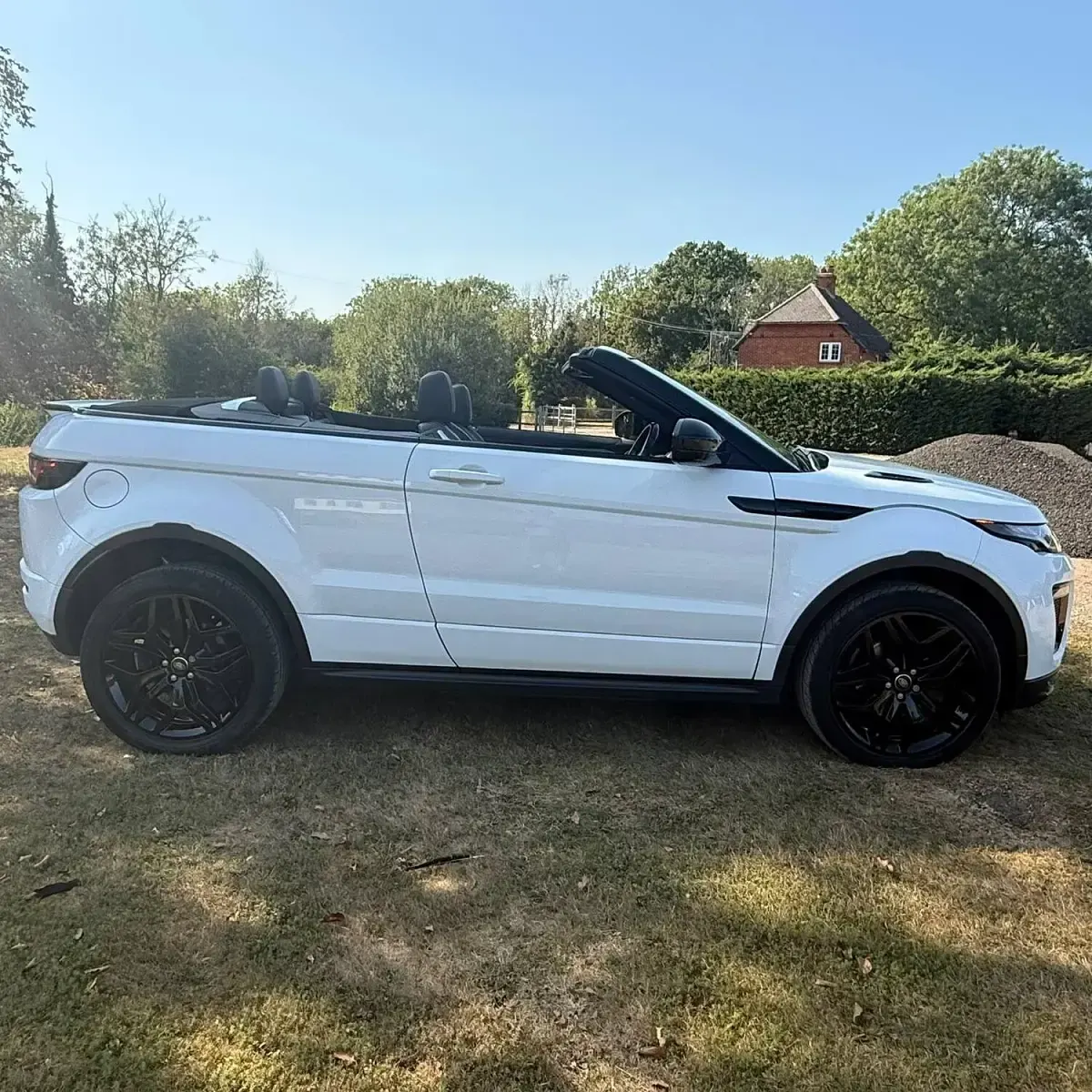 Used Land Rover Range Rover evoque HSE Dynamic 180 HP (132 kW) 2017 White Cabriolet