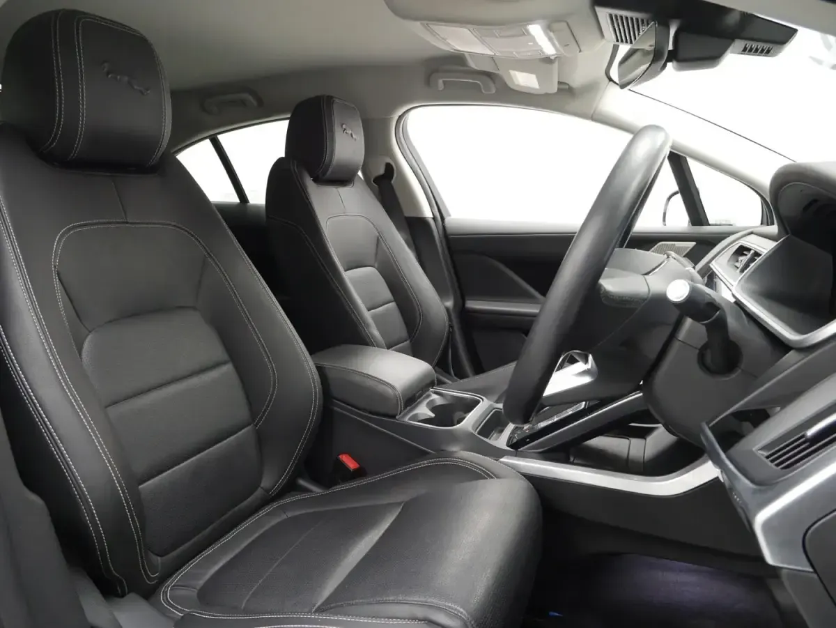 Begagnad Jaguar I-Pace SE 294 kW (400 HK) 2023 Vit SUV