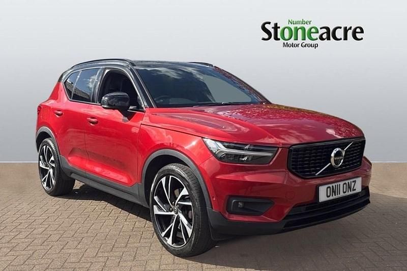 Used Volvo XC40 188 HP (138 kW) 2018 Red SUV