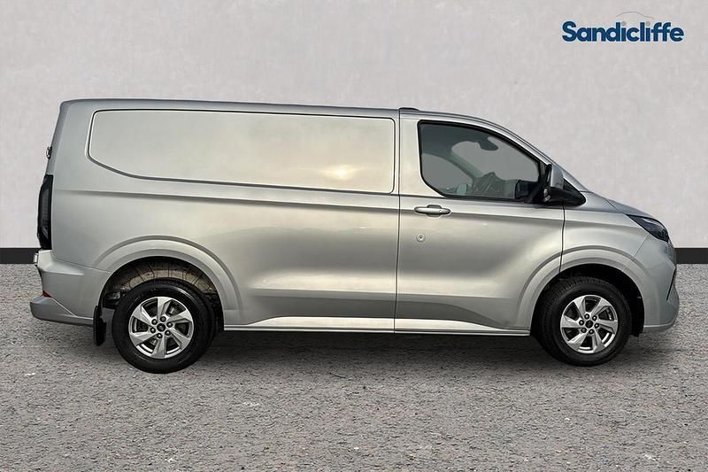 Used Ford Transit Custom Limited 136 HP (100 kW) 2026 Moondust silver Van