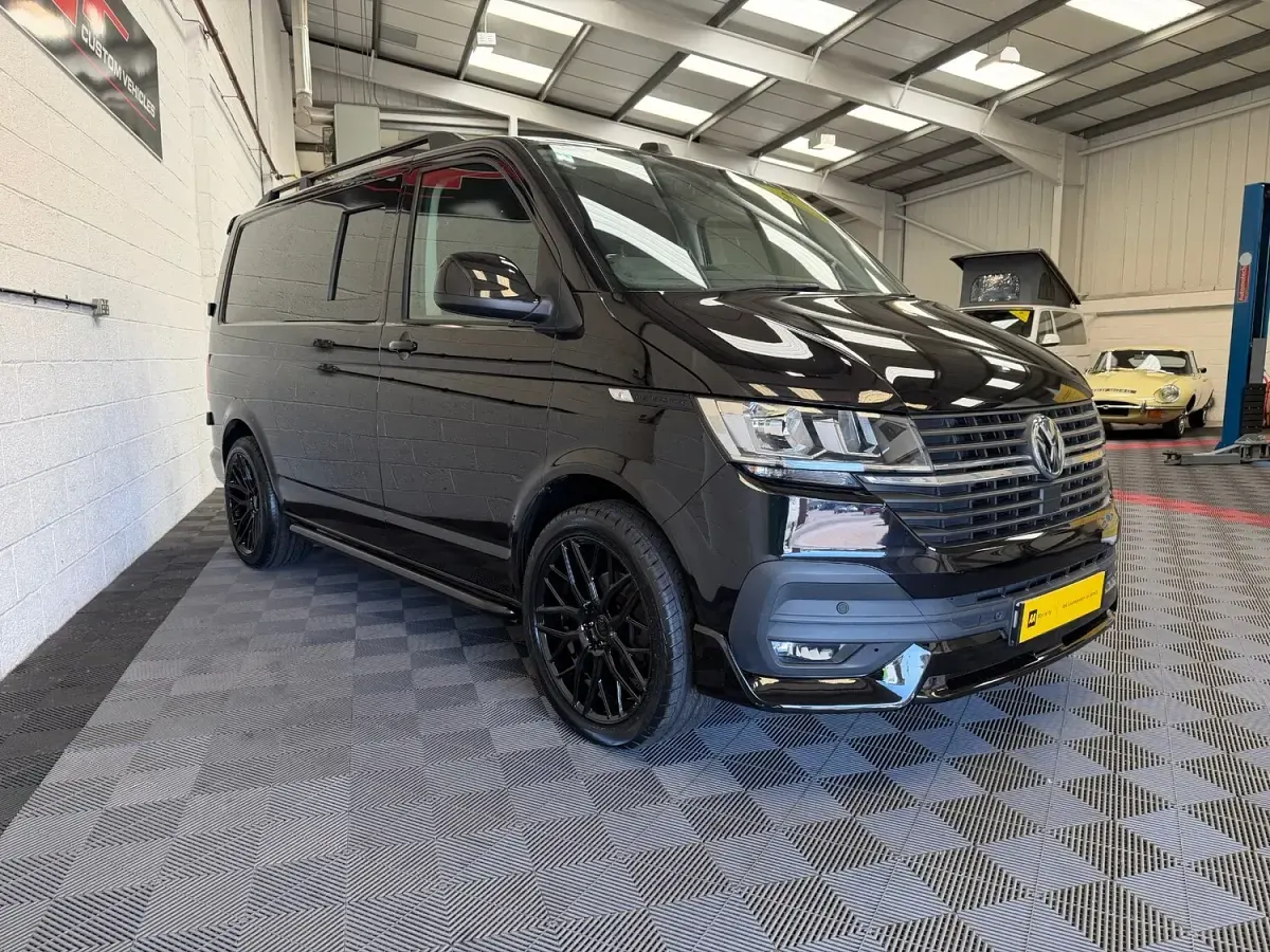 Used VW T6.1 Highline 150 HP (110 kW) 2021 Black Van