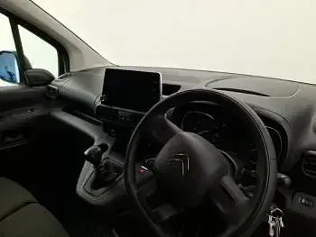 Used Citroën Berlingo 100 HP (73 kW) 2024 White MPV