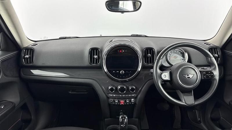 Usado Mini Cooper Countryman Classic 134 HP (98 kW) 2022 Preto SUV