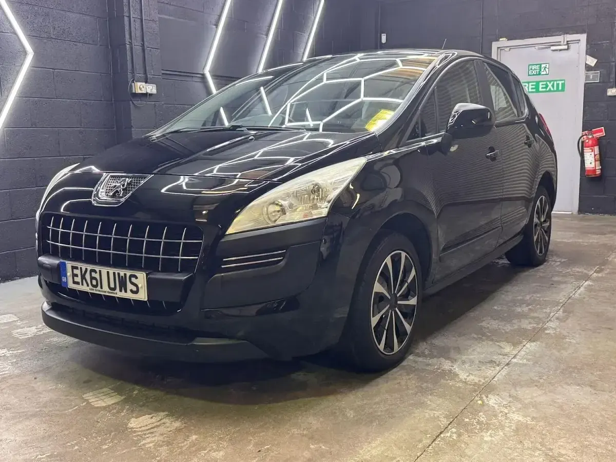 Used Peugeot 3008 Active 112 HP (82 kW) 2011 Black Estate