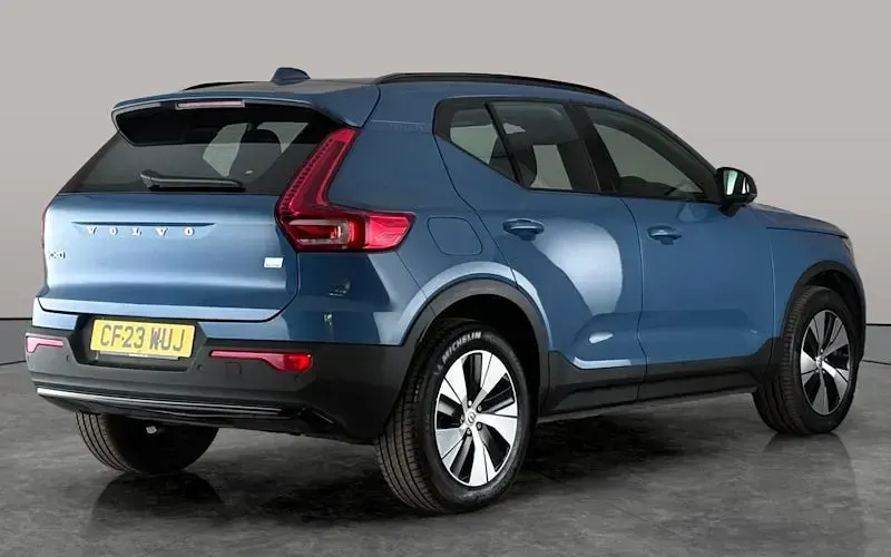 Used Volvo XC40 Plus 211 HP (155 kW) 2023 Blue SUV