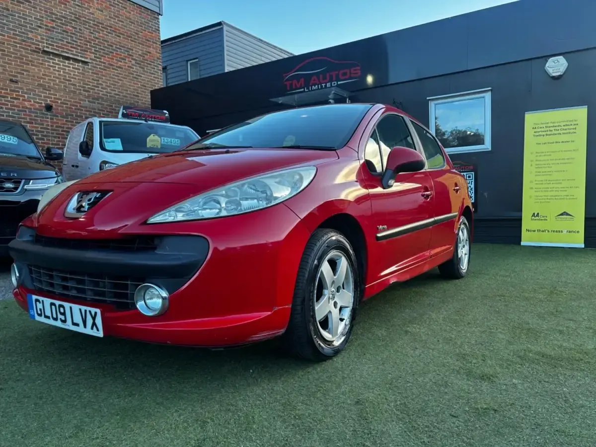 Second-hand Peugeot 207 2009 Roșu Hatchback