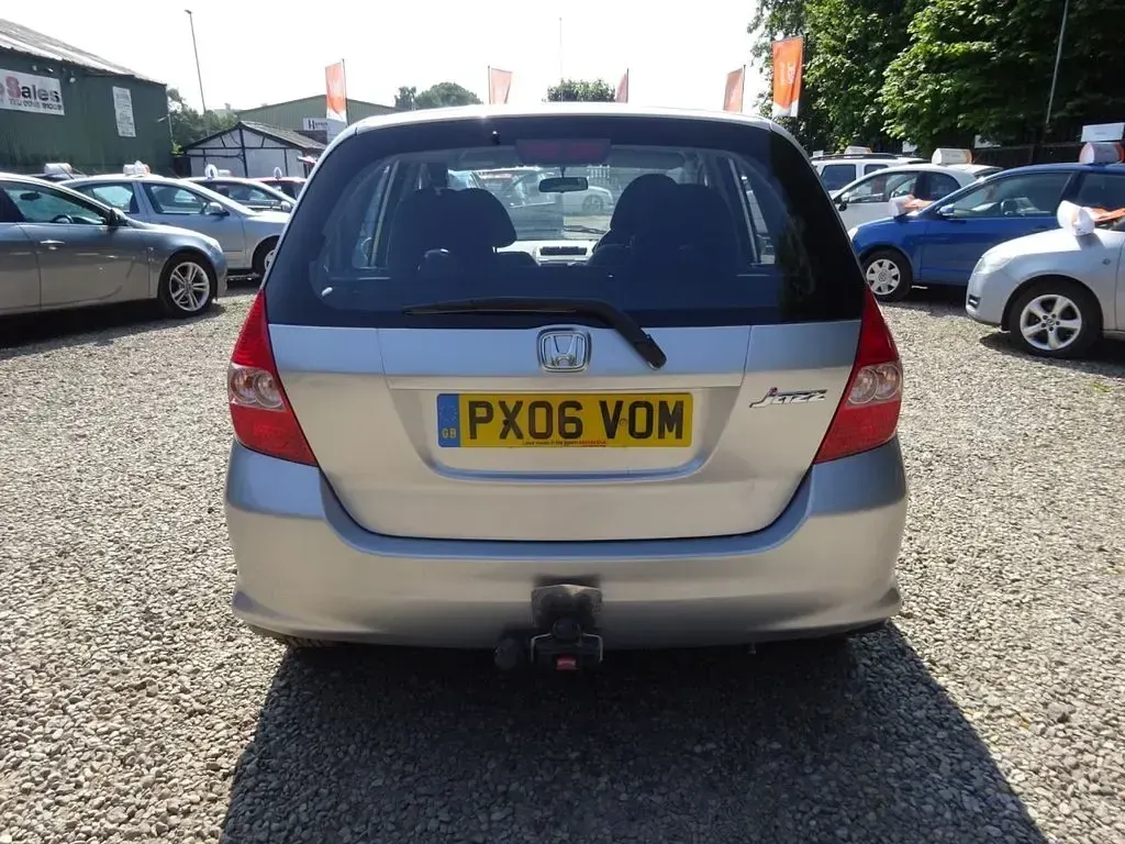 Used Honda Jazz SE 83 HP (61 kW) 2006 Silver Hatchback