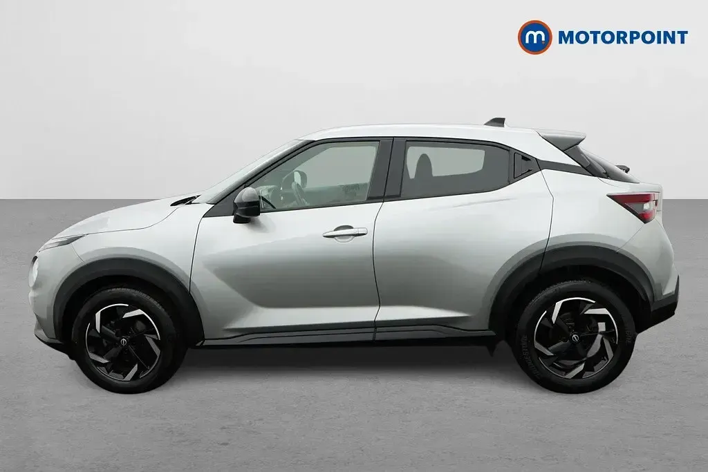 Used Nissan Juke N-Connecta 114 HP (83 kW) 2023 Silver SUV