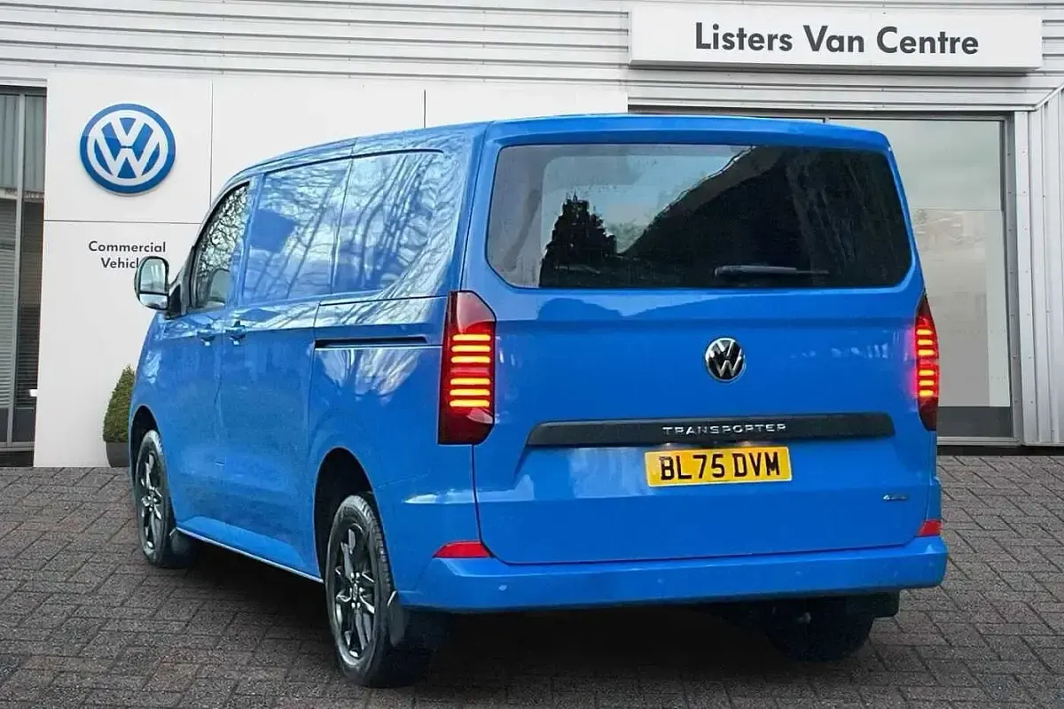 Begagnad VW Transporter Pro 2025 Blå Van