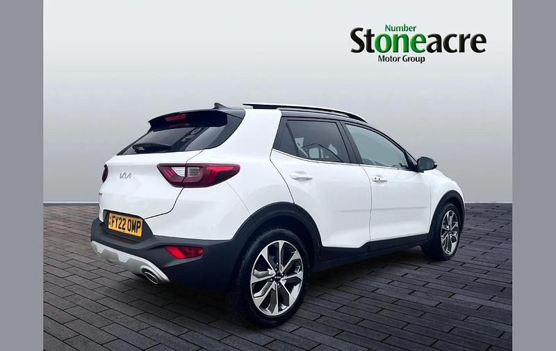 Used Kia Stonic 117 HP (86 kW) 2022 White SUV