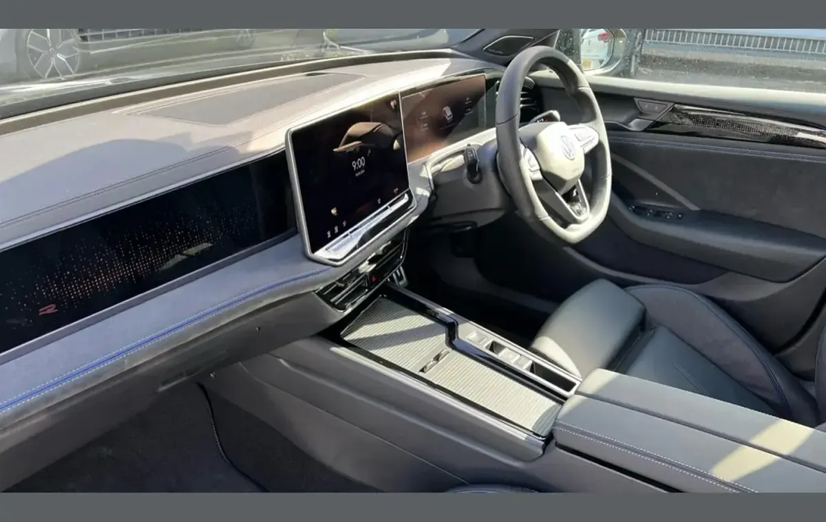 Begagnad VW Passat R-line 204 HK (150 kW) 2026 Svart Kombi