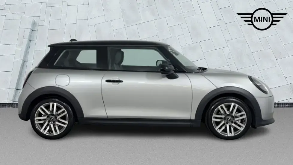 Used Mini Cooper Hatch 113 kW (154 HP) 2025 Silver Hatchback